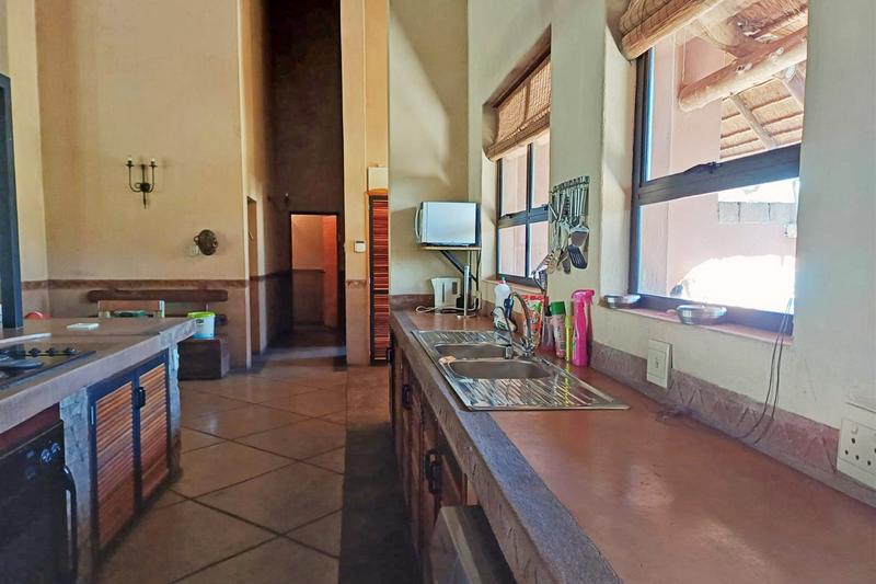 5 Bedroom Property for Sale in Vaalkop Dam North West